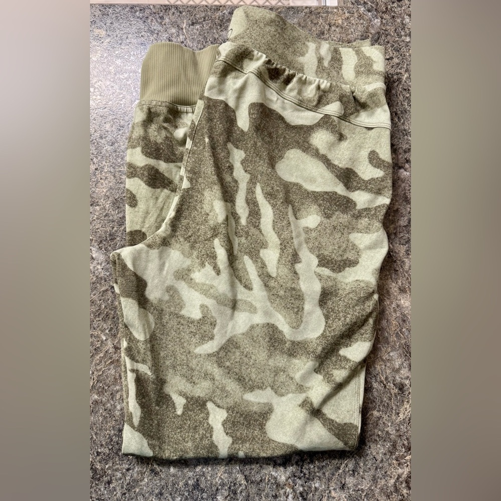CALIA by Carrie Underwood Camouflage Joggers - Picture 4 of 4
